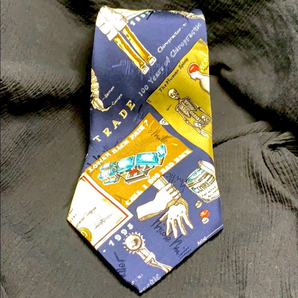 Nicole Miller medical skeleton Dr silk tie vintage